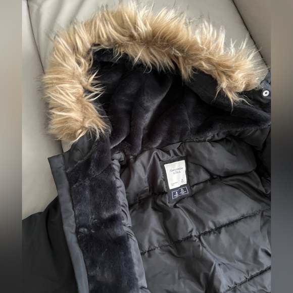 Abercrombie & Fitch Women’s Water/Wind Resistant Padded Winter Parka - Size M - Picture 10 of 15